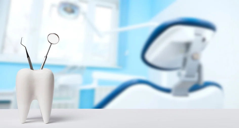 Wisdom tooth extraction procedure at dentist